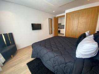 Corniche Casablanca - Black New - Casablanca - 1