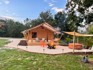 Tropical glamping with hot tub - Cleveland - 6