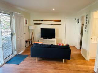 Dolphin Beach House - 4