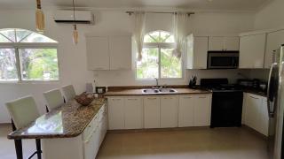 Luxury 4-Bedroom Villa with Climate Pool - Sosúa - 3