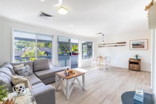 Wreck Beach Cottage 1 Flannel Flower Fairway close to the beach - Shoal Bay - 9