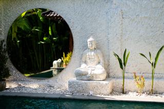 Villa Innerbloom stylish 2BR with large pool & garden - Canggu - 3