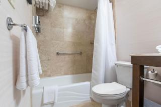 Four Points by Sheraton Melville Long Island - Plainview - 2