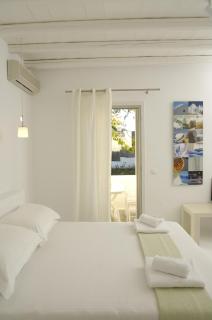 Kapetan Tasos Suites - Pollonia - 9