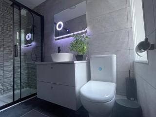 Welcome to Serenity Central! New Listing Discount! - Peterborough - 5
