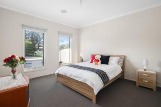 581 Settlement Road - Cowes - 2