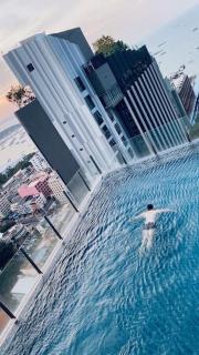 BASE Central PATTAYA Huge 2BED King&Queen with Infinity Pool & Free Netflix! - Pattaya - 8