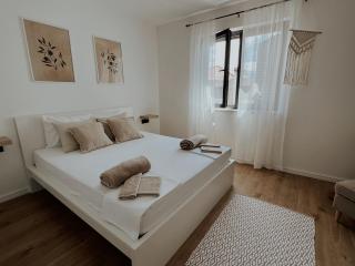 Dawn & Dusk - Modern Two Bedroom Apartment with Mountain Views - Čilipi - 4