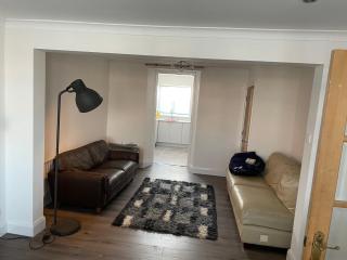 Enfield Street house behind Portstewart promenade with partial sea view from front 3 bed sleeps 7 - Portstewart - 2