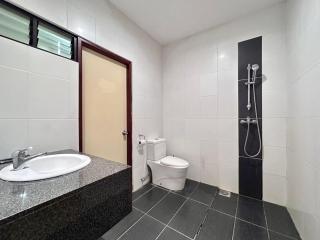 Jeff and Ricky Homestay 8 Boulevard Imperial Suites - Kuching - 2