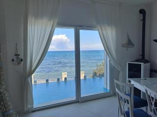 Blue Life, Luxury Rooms Beachfront Rooftop between Palermo and Cefalu' - Casteldaccia - 7