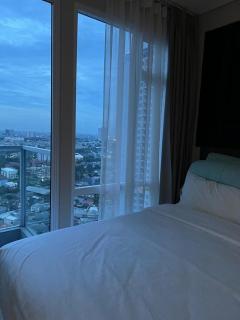 Puri Mansion Apt 3BR Newly Renovated - Jakarta - 2