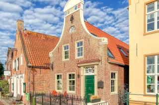 HafenKOJE anno 1792, mitten im Greetsieler Hafen - Greetsiel - 0