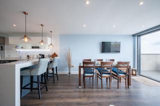 Beach View Breeze Family Holiday Home on the Shore - Pevensey - 1