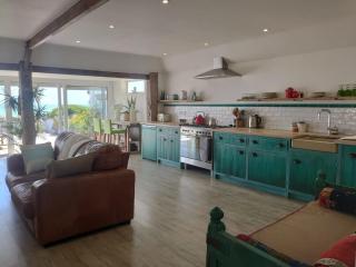 216 Coast Road, Ocean Bliss Direct Beach Access & Endless Waves - Pevensey - 8