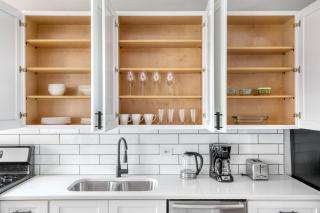 Lakeview 2br w wd nr Wrigley Field lake CHI-944 - 4