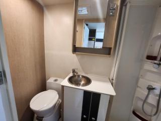 autocaravana para 6 plazas posibilidad de moverse o dormir - Montcada i Reixac - 8