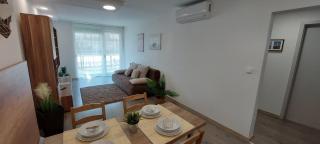 Silver Beach VARGA Apartman Siófok - Siófok - 6