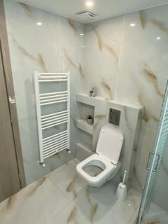 Modern Rous Apartment in Athens - Atene - 3