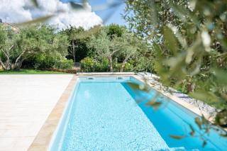 Charming Orange Apartment with Private Pool and Garden Oasis - Vabriga - 7