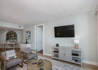 Island Tower 2202 - 5