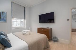 Trendy Hampstead Flat RH7 - 4