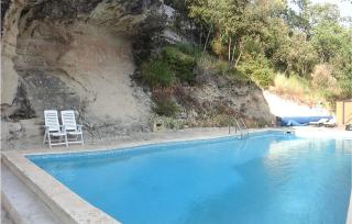 Amazing Home In Beaumettes - 8