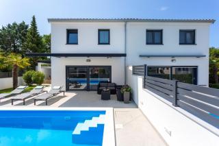 Villa T & K - Njivice - 9