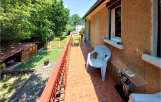 Gorgeous Home In Francheville With Wifi - 3