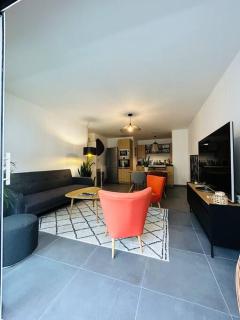 L'Hermine terrasse et parking, 500 plage - 1