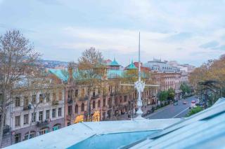 Stylish Rooftop Room on Rustaveli with Skylight Cozy Stay - 2