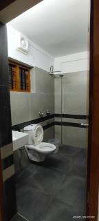 PAZHOOR RESIDENCY HOME STAY 4BHK Deluxe - Trivandrum - 2