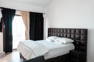 Summer Apartment for 10, 4 rooms, sea view with jacuzzi - Podstrana - 2