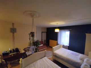 Charmante chambre dans village jurassien - - 1