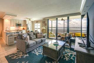 Coastal Marco Island Condo with Club Amenities! - 8