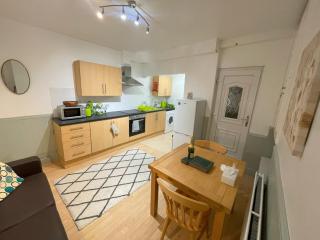 Self-Contained Ground Floor Flat - Nottingham - 9