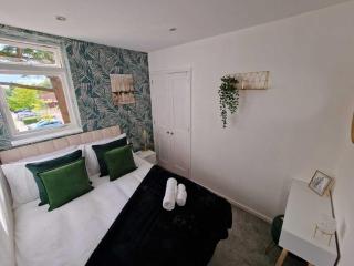 Two Bedroom Mansion House Apartment By AZ Luxury Stays Newmarket With Parking And WiFi - Newmarket - 9