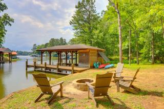 Charming Lake Sinclair Cabin Fire Pit, Dock - Sparta - 8