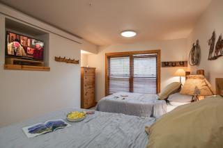 Teton Serenity by KABINO Community Hot Tub Fitness Center Near Grand Targhee Resort Electric Grill Sleeper Sofa - 9