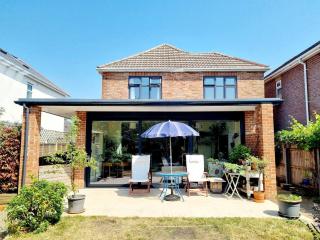 Cosy Family Haven: Spacious 3-Bedroom Retreat in Christchurch - 9