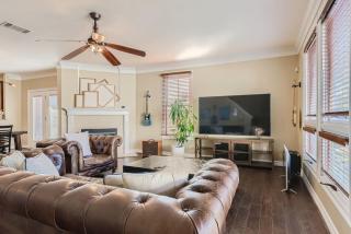 Warm Suburban 3BR Townhome near DT - Austin - 0
