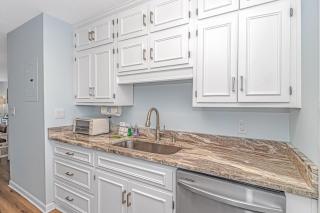 Fully Furnished Ocean View Two Bedroom Condo-Shipwatch Pointe 1- 319G - Myrtle Beach - 4