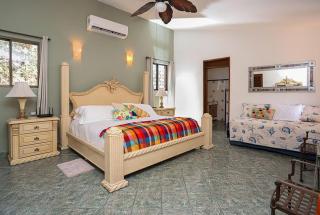 Casa Flamingo Cabo Luxurious Home, Spacious Rooms in El Pedregal Gated Community - 2