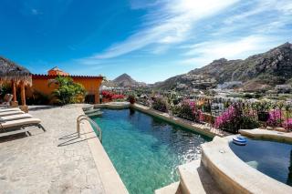 Casa Flamingo Cabo Luxurious Home, Spacious Rooms in El Pedregal Gated Community - 0