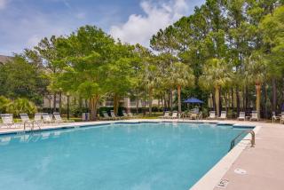 Mount Pleasant Condo with Pool and Bikes Near Beach! - 0