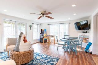 Game Room Rooftop Deck Fire Pit! - 3