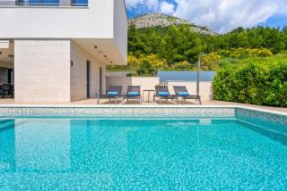 Luxury, seafront Villa IVAN with heated pool only 100m from beach - 2