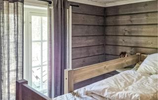 3 Bedroom Lake Front Home In Sperrebotn - Sperrebotn - 9