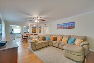 Oak Ridge Retreat with Porch Less Than 1 Mi to Downtown - 5