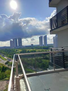 D Bunga مسلم Homestay Pool View Legoland Nusajaya - Nusajaya - 3